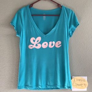 Love On A Hanger Women’s Floral “Love” Graphic V-Neck Love💞Tee